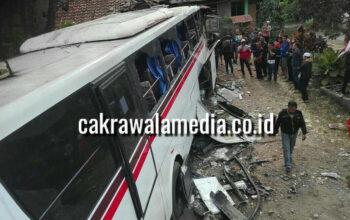 Telat Menghindar 3 Bus Beradu Badan, 17 Penumpang Alami Luka Berat dan Ringan