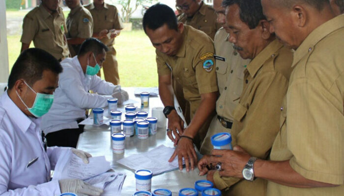 98 ASN Setda Kota Tasik Dites Urine di Rumah Makan