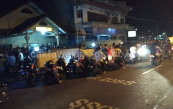 Geram Terhadap Pelaku Pencabulan, Ratusan Warga Datangi Mapolsek Parigi