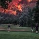 Kebakaran Hutan Tidak Menghentikan Mereka Main Golf