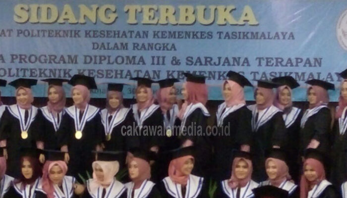 Wali Kota Tasik Minta Para Wisudawan Mampu Bersaing dengan Tenaga Kerja  Asing