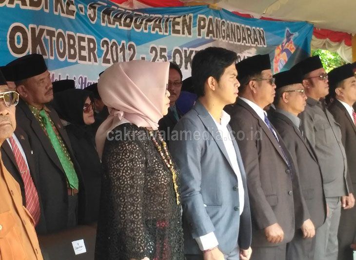 Artis Cakra Khan Hadiri Upacara Milangkala Ke-5 Kabupaten Pangandaran