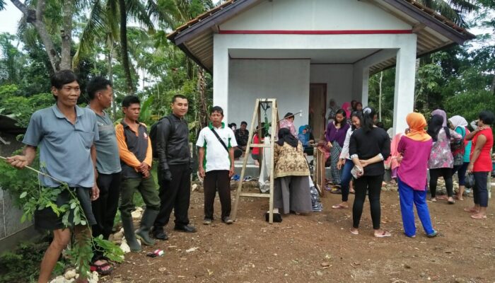 Warga Karanggondang Putrapinggan Resmikan Balai Dusun