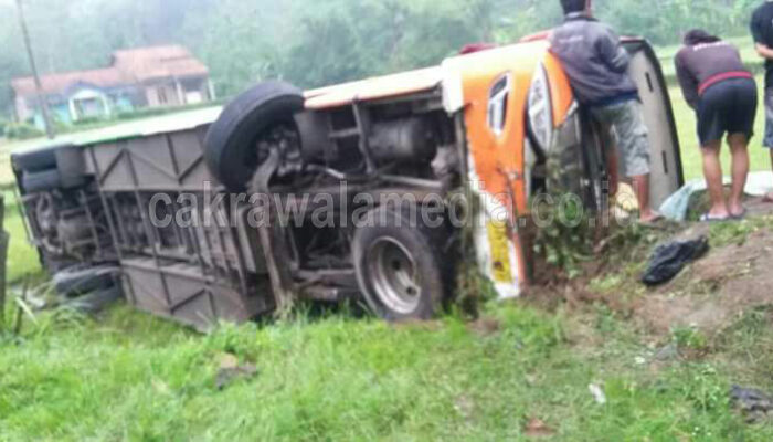 Sopir Ngantuk, Bus Rombongan PPDI Purworejo Alami Kecelakaan