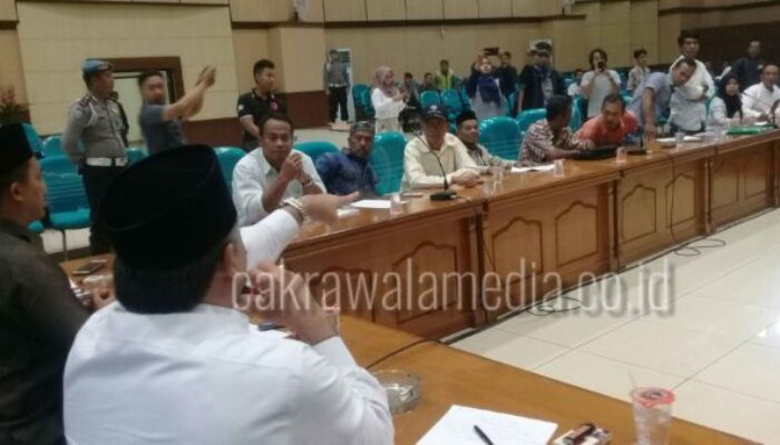 Inilah Alasan Marah Ketua Komisi I DPRD Kab Tasikmalaya , Saat Dialog Terbuka Dengan Warga Leuwikeris