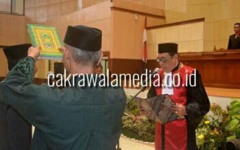 Titin Menangis Saat Pimpin Sidang Paripurna Pergantian Wakil Ketua DPRD Kab Tasikmalaya