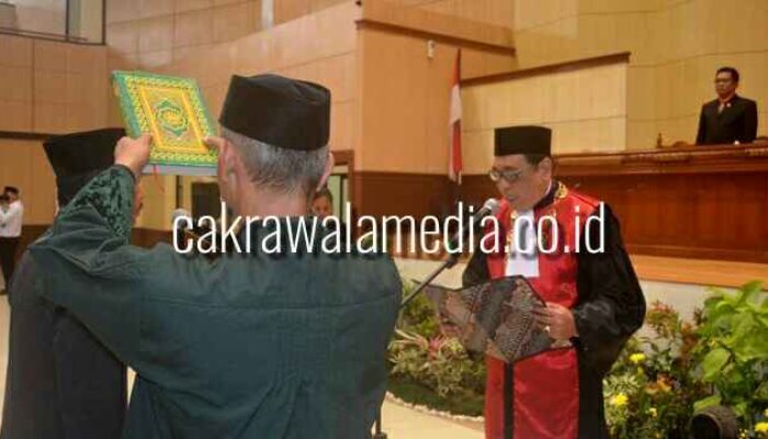 Titin Menangis Saat Pimpin Sidang Paripurna Pergantian Wakil Ketua DPRD Kab Tasikmalaya