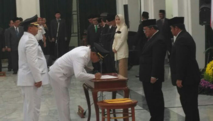 Aher Resmi Lantik Budi-Yusuf Jadi Walkot-Wawalkot Tasikmalaya