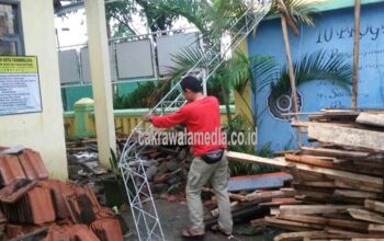 Antena Jaringan E-KTP di Kecamatan Cipedes Roboh