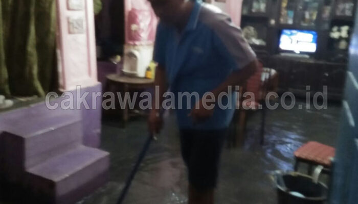 Banjir Melanda Pemukiman Warga Desa Ciganjeung