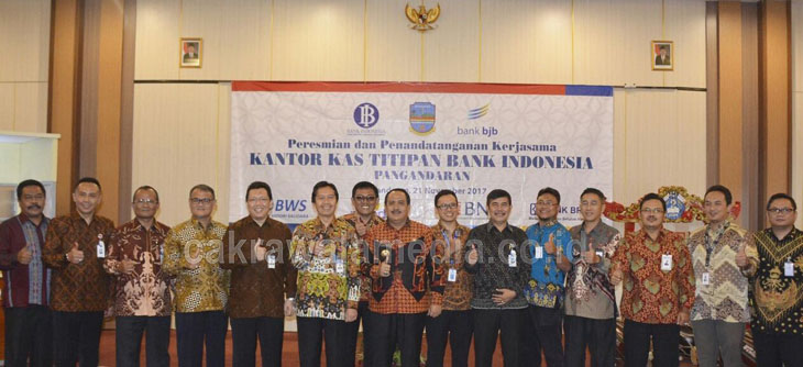 Bupati Pangandaran Saksikan Kepala BI Jabar Resmikan Kas Titipan