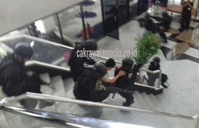 Hitungan Menit Brigif 13 Berhasil Bebaskan Sandera