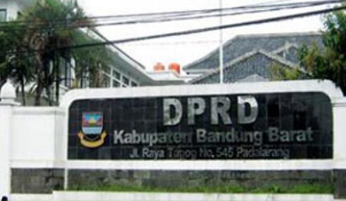 Puluhan Buruh KBB Sambangi DPRD