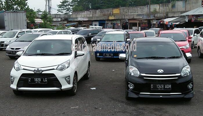 Trip Naik Ratusan Pengemudi Go-Car Mogok Massal