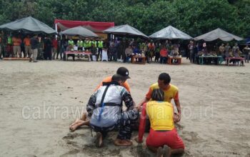 2 Wisatawan Terseret Ombak Pantai Pangandaran Berhasil Diselamatkan
