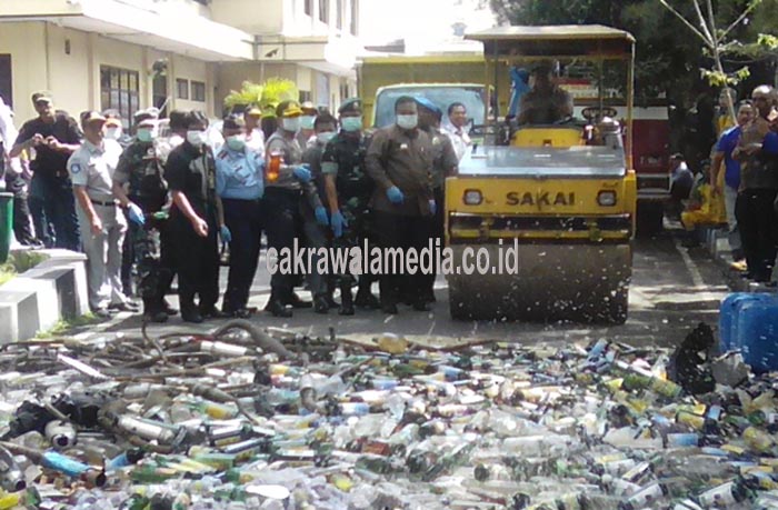 3.500 Botol Miras dan 5.000 Butir Pil PCC Dimusnahkan