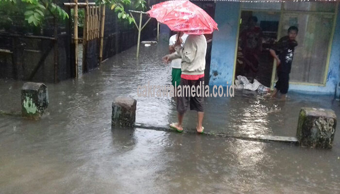 Akibat Diguyur Hujan, Sejumlah Tempat di Kota Tasik Dilanda Banjir