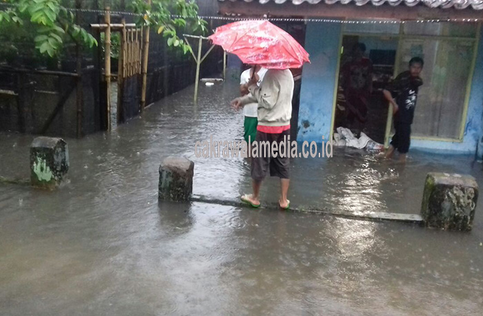 Akibat Diguyur Hujan, Sejumlah Tempat di Kota Tasik Dilanda Banjir