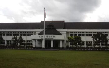 Budi Batasi Hak Bicara Pegawai