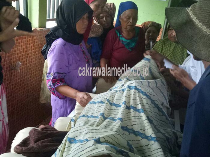 Lagi Asyik Panen Padi, Irah Tewas Disambar Petir