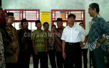 Tinjau Sekolah Rusak Akibat Gempa, Mendikbud Sumbang Madrasah Diniyah Baetul Hikmah