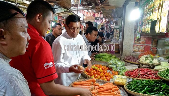 Pedagang Keluhkan Harga Sayur dan Telor