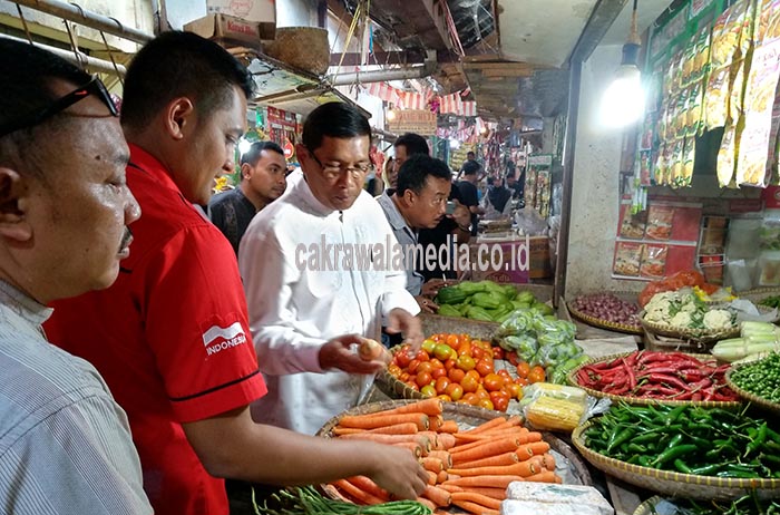 Pedagang Keluhkan Harga Sayur dan Telor