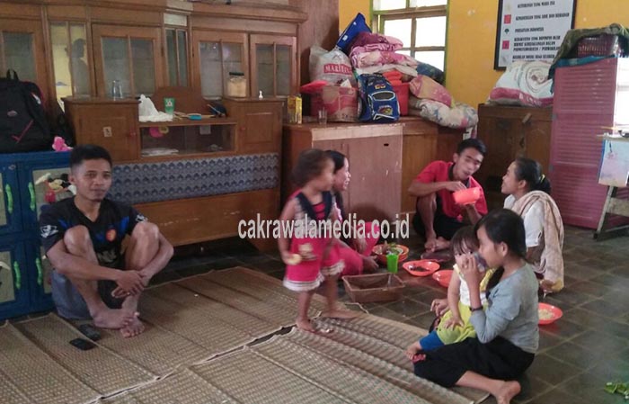 Pengungsi Pergerakan Tanah Salawu, Bagaimana Nasibnya?