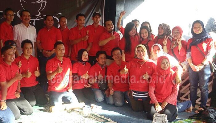 Balad Kang Yayat Dipenuhi Anak Muda dan Ibu-ibu