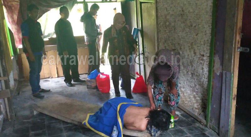 Dinsos Pangandaran Sumbang Gadis Putrapinggan yang Dikurung 9 Tahun