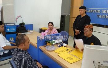 Kenakan Pakaian Adat Sunda, Pelayanan Imigrasi Tasik Lebih Ditingkatkan