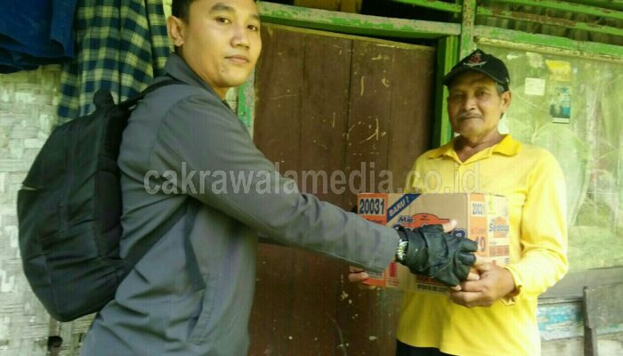 Warga Ciamis Serahkan Bantuan Untuk Penderita Gangguan Jiwa yang Dikurung 9 Tahun di Pangandaran