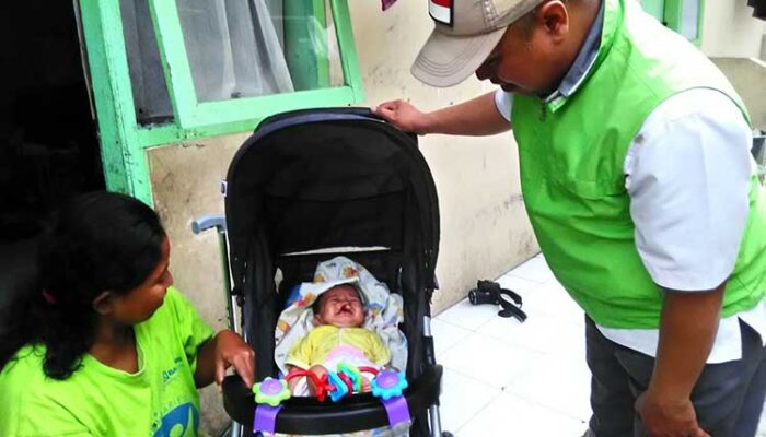 Senangnya Adik Wahyu Dapat Troly Bayi baru