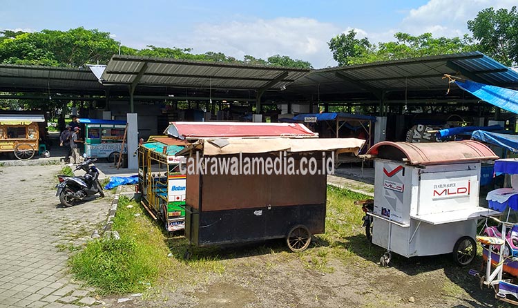 Shelter Belum Layak, 140 PKL Mengaku Tak Mau Direlokasi