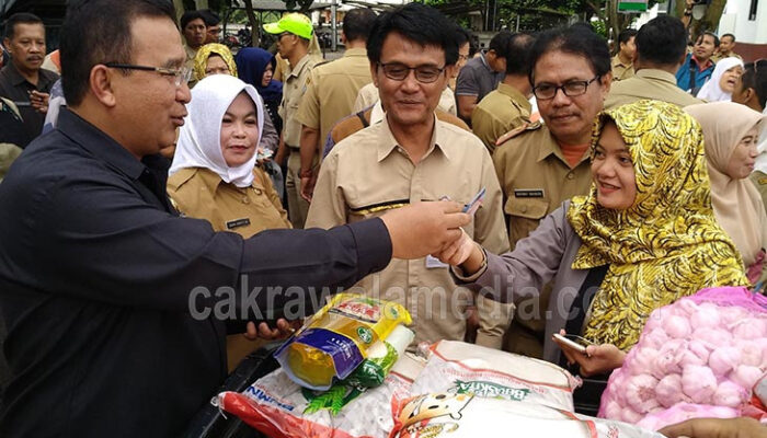 Wali Kota Tolak Beras Impor Vietnam