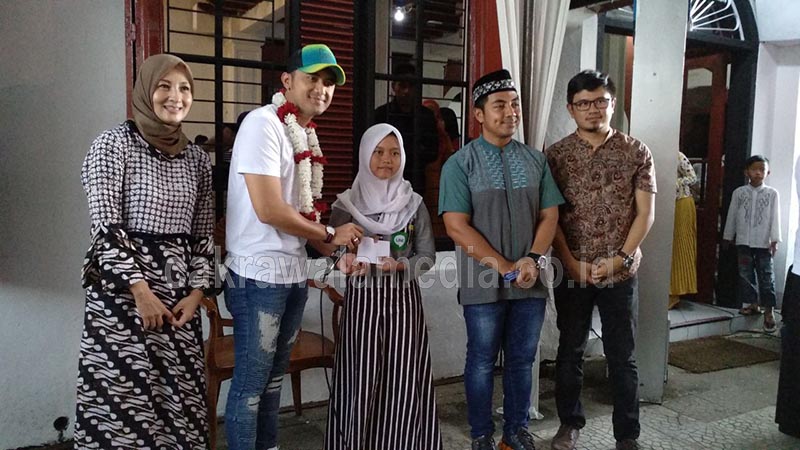Hengky Kurniawan Buka Resto Ayam Geprek Mitoha di Kota Tasik