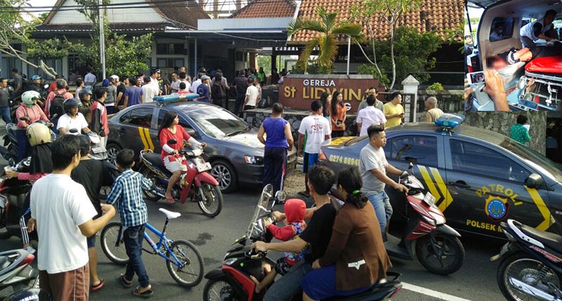 Lakukan Misa, Jemaat Gereja St, Lidwina Bedog di Serang