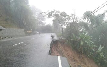 Longsor di 4 Titik, Satlantas Polres Bogor Tutup Total Jalur Puncak