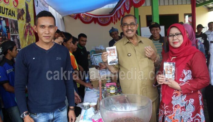 Mengintip Senyum Abubakar di Mekarwangi