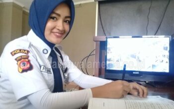 Ifit Fitriani, Security Cantik Penjaga Gedung Dewan