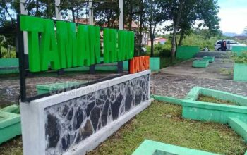 Suprise! Saat Jumsih, PNS Temukan “Benda Aneh” di Taman Lansia