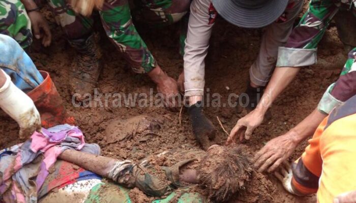 Tim SAR Gabungan Berhasil Temukan 3 Korban Tertimbun Tanah Longsor