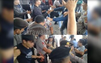 Aksi Masa Karang Taruna Berakhir Adu Fisik Dengan Polisi