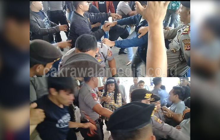 Aksi Masa Karang Taruna Berakhir Adu Fisik Dengan Polisi