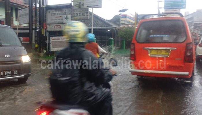 Hujan Sebentar, Padalarang Diterjang Banjir Cileuncang