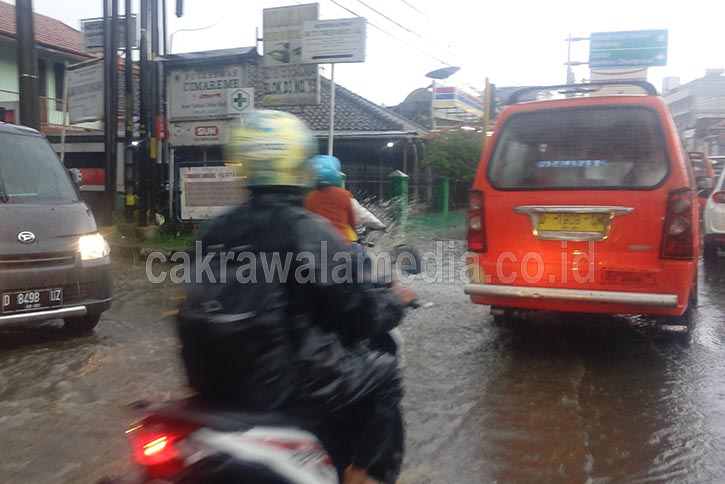 Hujan Sebentar, Padalarang Diterjang Banjir Cileuncang