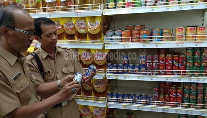 Isu Peredaran Sarden Bercacing, Indag Lakukan Sidak