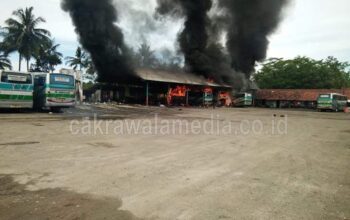 Pool Bus Budiman di Pangandaran Kebakaran