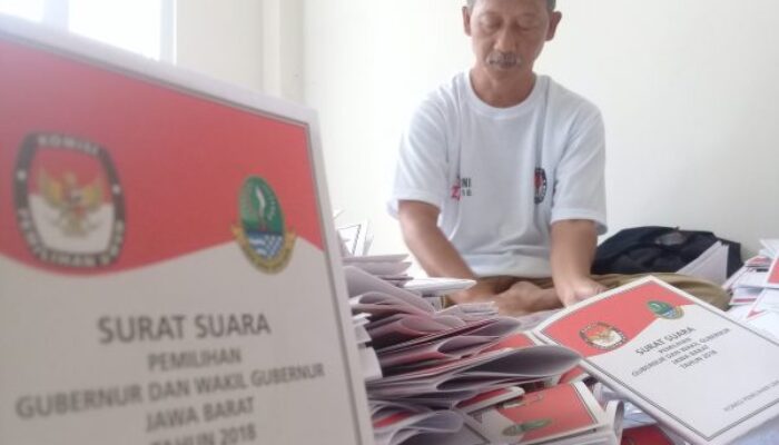 Gelar Lipat Suara, KPU Temukan Surat Suara yang Sobek dan Tercoblos