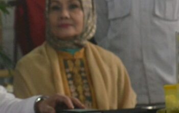 Contoh Sikap Bijak Sang Dokter Gigi Menghadapi Pertarungan Politik Sang Suami di Pilgub Jabar